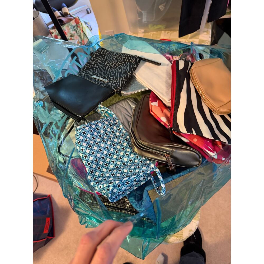 30 Makeup bags, excellent condition, attention Beauty product sellers Bundles